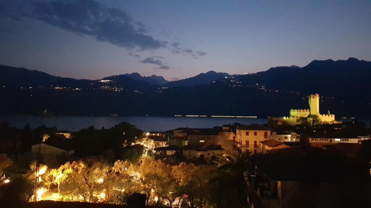 Blue Sky Garda - Sunset Apartment Malcesine Exterior photo
